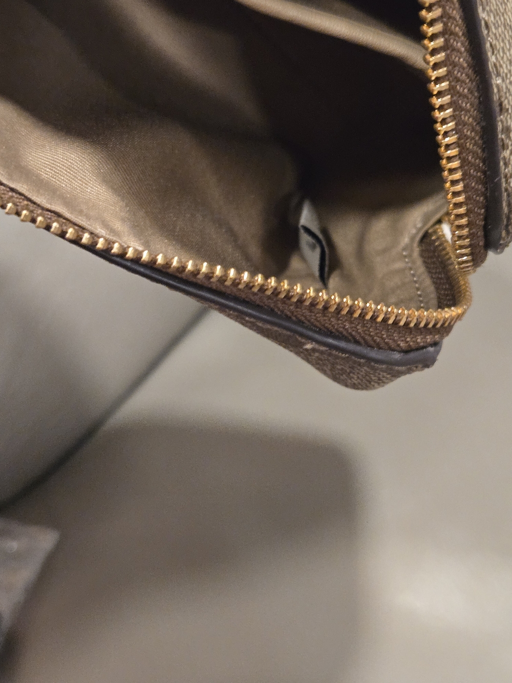 Coach Signature Canvas Zip Cosmetic Case - Khaki/Tan NWOT - Picture 11 of 13